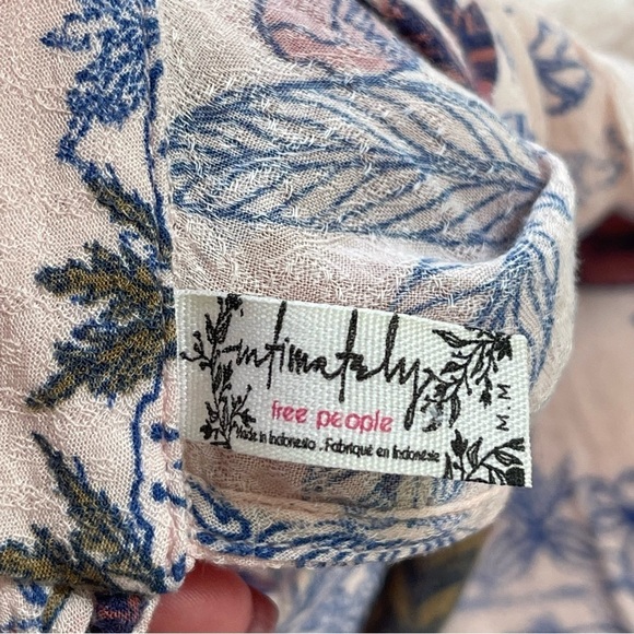 FREE PEOPLE SHE MOVES CHEMISE HIGH NECK LACE SLEEVELESS MINI FLOWER PRINT PINK M - Picture 7 of 10